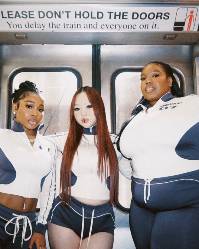 7VARSITY TRACK SHORTS (NAVY)